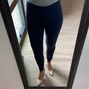 Navy blue ankle pant. New